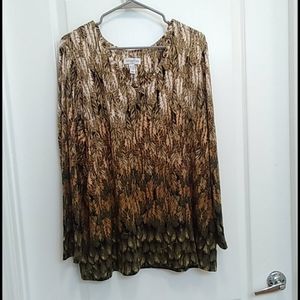 NWOT Ladies Blouse with 5% Spandex by Studio